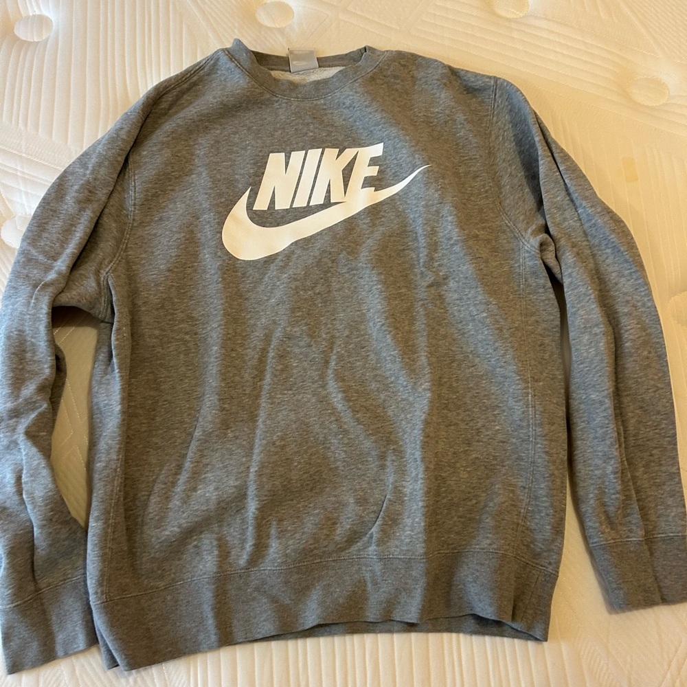 Nike Men's Crewneck Sweater in Gray